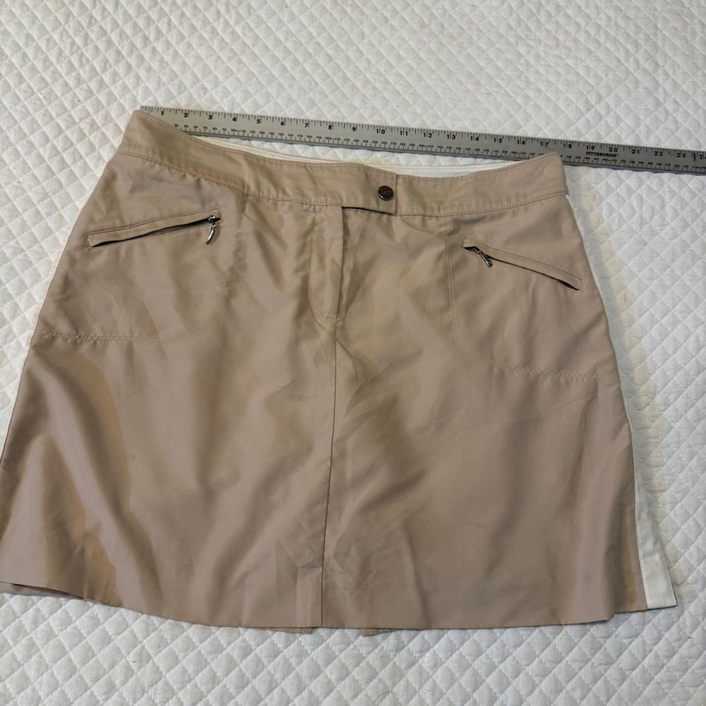 Izod Beige and Off-White Skort